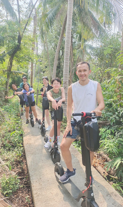 Guided Electric Scooter tour of Bang Kachao
